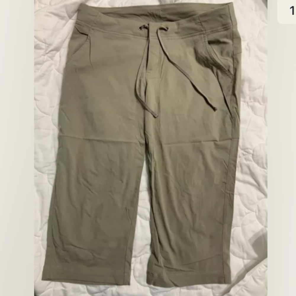 Columbia Performance Ladies Cropped Pants SIZE 6